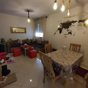 Apartment Beautiful Ground-floor With Portable Air Conditioning, Parking, And Free Wi-fi, Casablanca